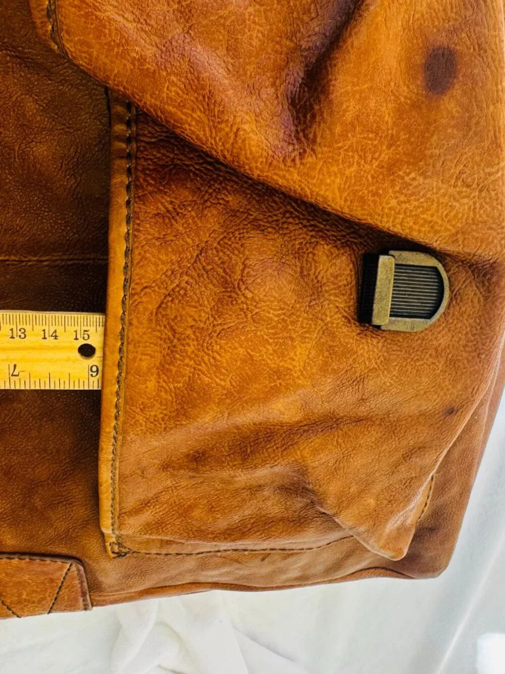 Vtg Fossil Distressed Leather Messenger Hobo Crossbody Adjustable Strap Bag